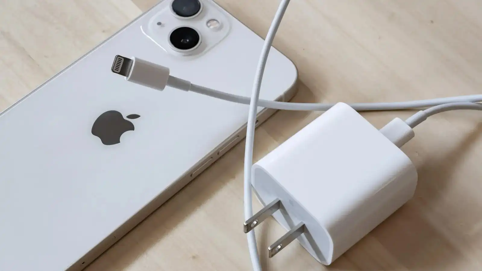 Charger Original iPhone, Penting untuk Keamanan dan Performa Perangkat