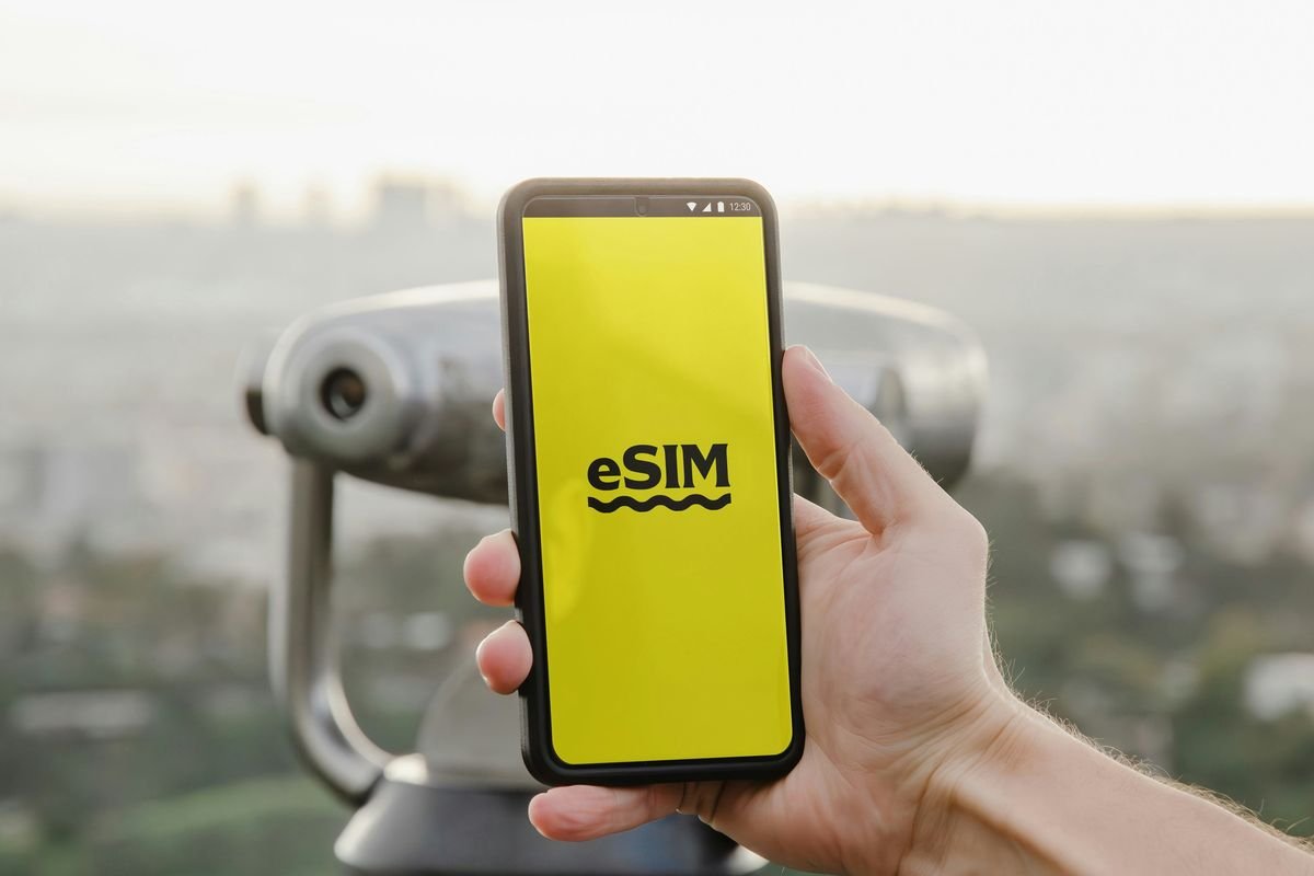 Teknologi eSIM, Kartu Digital yang Mengubah Cara Ponsel Terhubung ke Jaringan